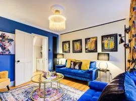 Queens Cottage, Wivenhoe Stylish, Plush, Cosy, Convenient & Quirky, 2x Double Bed Period Cottage PLUS Patio - 9 min walk train, 4 min walk High Street Pubs, Restaurants, Shops