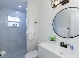 Dreamy Bay Apartment 2bed 1bath with full kitchen and laundry