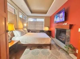 C111 Canmore World Class Solara Resort - Hot tub, Pool, Gym, AirCon, Free Parking & Netflix