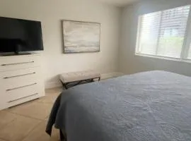 3-BR space in charming Hollywood