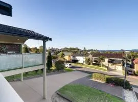 Oasis at Salamander Bay, 10 Raymond Ave - Boat Parking, WiFi, Air Con, Water Views