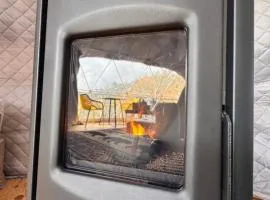 Enchanted Forest Dome ,10-15 minutes to Kings Canyons-New pellet stove for cozy warm nights