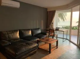 2 Bedder Beach Front Condo in Prime Location