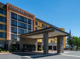Fairfield Inn and Suites by Marriott Bakersfield Central, hotel in Bakersfield