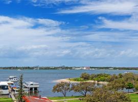 Broadwater view in southport 1b, Hotel in Gold Coast