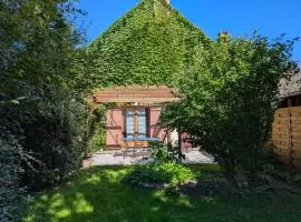 Gîte calme avec jardin privé près forêt & Loire - FR-1-590-533