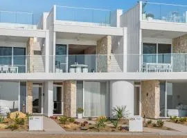 Sunsets Aldinga Beach, 4 king rooms, rooftop, incredible views