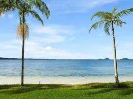 Encore five nine – luxurious absolute beach front apartment