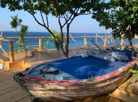 House with balcony on the sea, hotel em Plomari