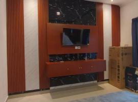 LAREND Villa، فندق في Kesiman