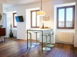 Villa Denis - Stylisches Premium Altstadt-Apartment mit Hafenblick & 2 Bädern