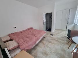 Nguetch & Gigi, δωμάτιο σε οικογενειακή κατοικία σε Haaltert