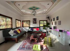 Purple House - Female only Boutique hostel, hostel em Ko Phangan