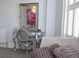 Beautiful Regency flat by Sea