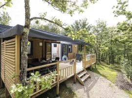 Camping 4 étoiles - Piscine - eeihec, Hotel in Loupiac