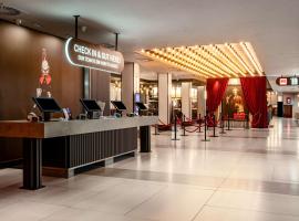 Radisson RED London Heathrow, hotel v mestu Harmondsworth