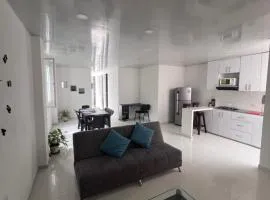 Amplio apartamento, zona tranquila y cerca al parque