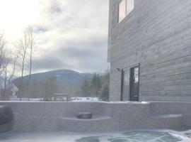 Private Oasis easy access to Park and Town、バー・ハーバーのヴィラ