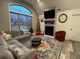 Private Luxury 4BR Home in Highland Perfect for Family Groups & Nature Lovers