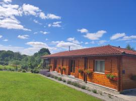 Chalet au c&oelig;ur d'un magnifique parc arbor&eacute; - Limousin-Country chalet, chalet de monta&ntilde;a en Linards