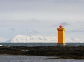 By the Lighthouse, hótel í Vogum