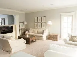 Light-filled 6BR home near OU campus