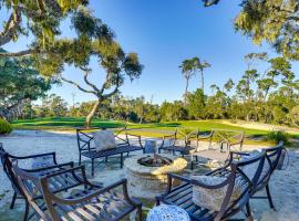 Golfer's Oasis: Luxe Pebble Beach Home on 5th Hole, Hotel in Pebble Beach
