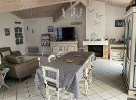 Maison de standing style rethais، فندق في لو بوا بلاج-أون-ري