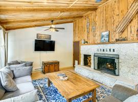 Graeagle Vacation Rental Cabin with Game Room!, hotel in Graeagle