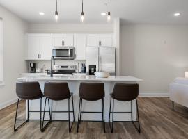 Chic 2BR at The Poplin - Southside Chattanooga, lejlighed i Chattanooga