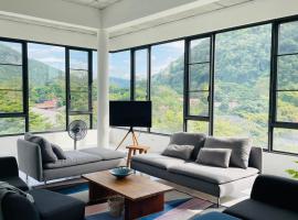 ATATvilla Khaoyai with mountain rooftop view for party and BBQ, khách sạn ở Mu Si