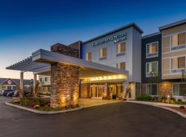 Fairfield Inn & Suites by Marriott Plymouth White Mountains, hotel con piscina en Plymouth