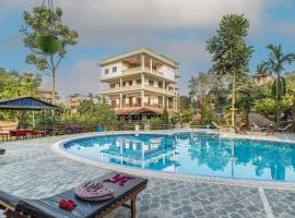 Hotel Riverside with Swimming pool, hotel en Sauraha