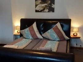 2 Zimmerwohnung mit Küche u. Bad