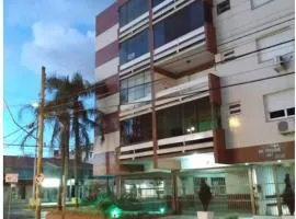 Aconchegante apartamento 2 dormitórios no centro com vaga