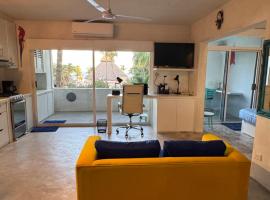 Beach front beautiful one bedroom Condo, hotel i San José del Cabo