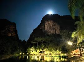 KRABI BAMBOO KINGDOM at AOLUEK PARADISE โรงแรมในอ่าวลึก
