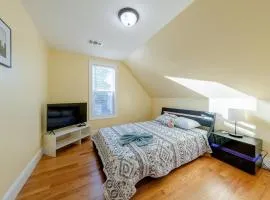 Comfortable 4BR Boston Apt w Bathtub, Free Parking - Near Red Line & Zoo 2333