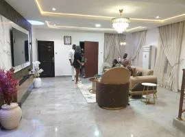 STEPH Apartment