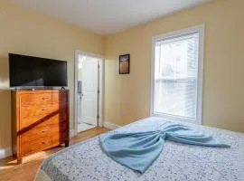 233-1 4BR Boston - Cozy Apt near MBTA Station