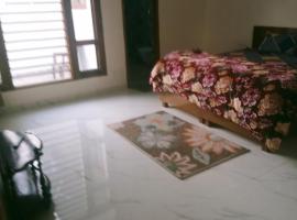 Anand Kunj, B&B in Chandīgarh