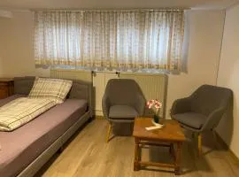 Van Kim 2 - Souterrain Monteurwohnung