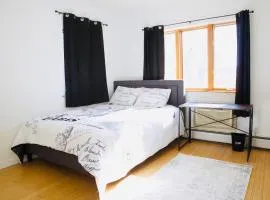 Brighton Beach Room p close to Subway
