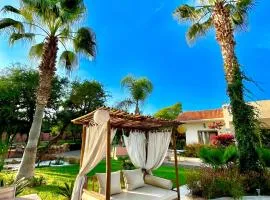 Villa blanche piscine chauffée