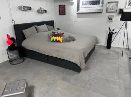 Gemütliches Kellerzimmer + Bad