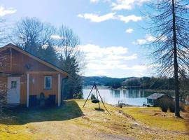 Gjestehus p&aring; bondeg&aring;rd, med b&aring;tutleie, hotel de playa en Namsos