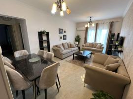 2 bedroom apartment in rehab cityy, Hotel in Burg el-Ḥudûd