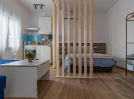 Estudio completo a estrenar en Triana, hotel i Sevilla