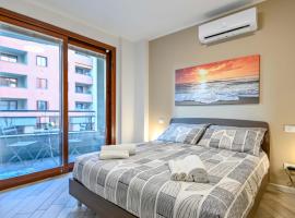 Bilocale Chic, 10 min Aeroporto Milano-Bergamo, BOX AUTO e ARIA CONDIZIONATA – hotel w mieście Seriate