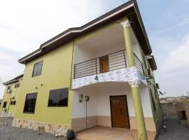 Lovely 5-Bed House Getaway Duplex in Accra